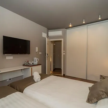 Гостьовий будинок Luxury Silente Bacvice 1 4*